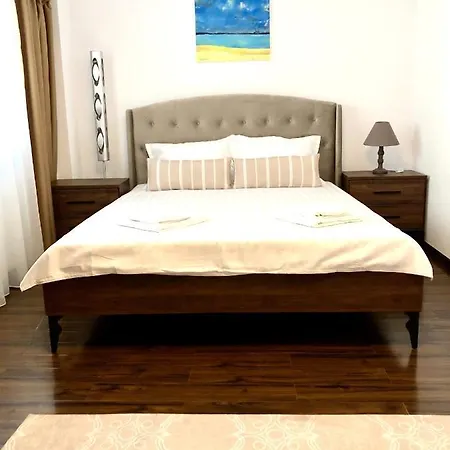 Daire Cara - 5 Min Walk To The