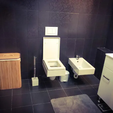 Daire Cara - 5 Min Walk To The *