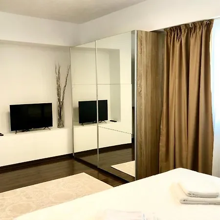 Cara - 5 Min Walk To The Apartment *