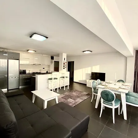 Cara - 5 Min Walk To The Apartment
