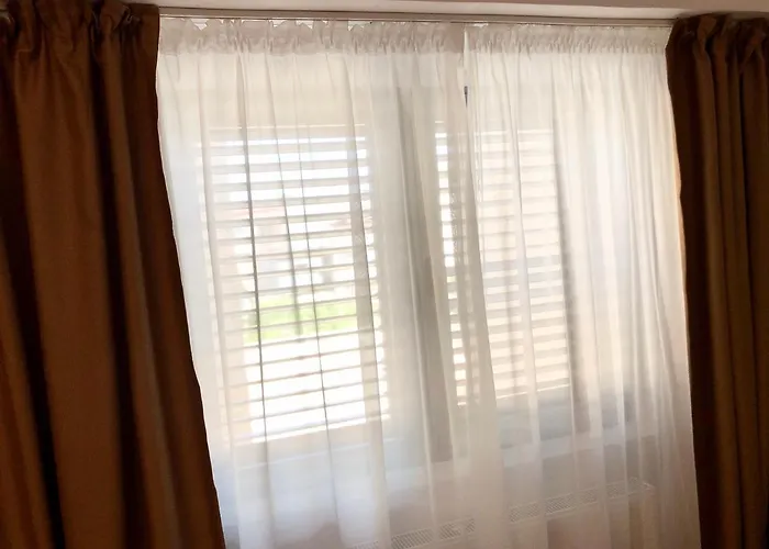 Cara - 5 Min Walk To The アパート