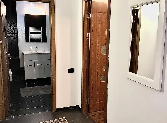 Cara - 5 Min Walk To The アパート