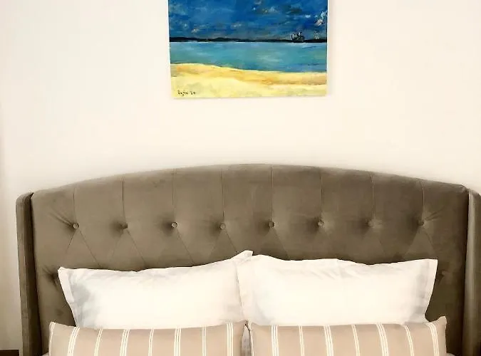 Cara - 5 Min Walk To The アパート *